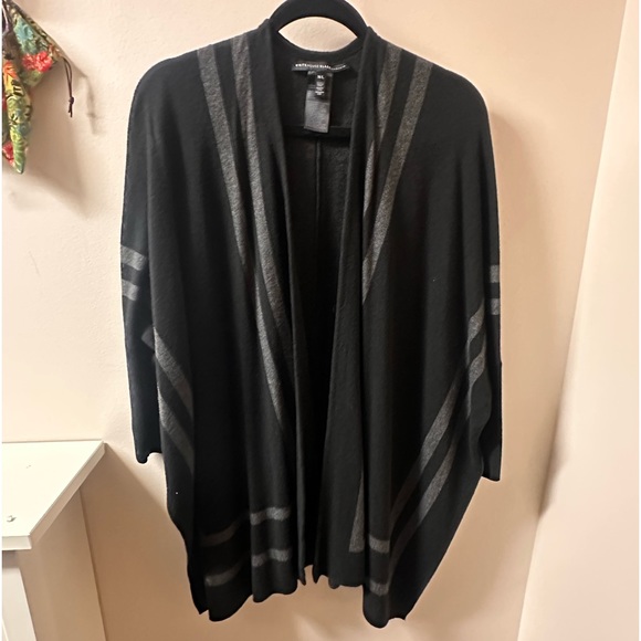 White House Black Market- Sweater - Picture 1 of 3